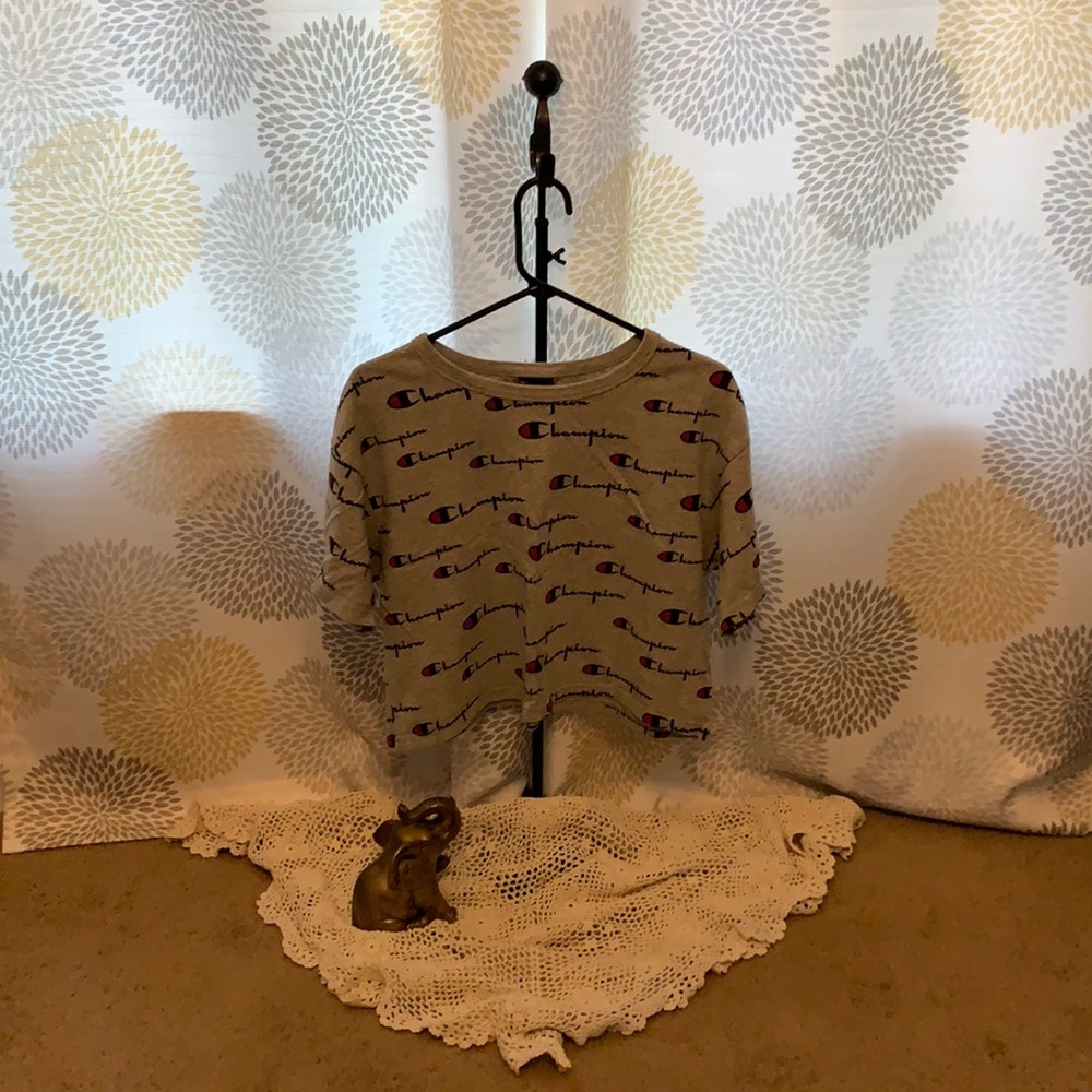 Size Large cropped Champion tee shirt